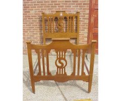 A Very Good Quality Slatted Oak Arts & Crafts Bed with Ying Yang Cut-outs - Thumbnail 2
