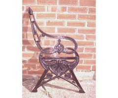Coalbrookdale, The Lily Pad design. A pair of cast iron benches with fine fern leaf detailing - Thumbnail 4