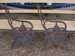 Coalbrookdale, The Lily Pad design. A pair of cast iron benches with fine fern leaf detailing - Thumbnail 17