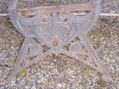 Coalbrookdale, The Lily Pad design. A pair of cast iron benches with fine fern leaf detailing - Thumbnail 20