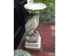A rare set of stoneware garden ornaments and matching bird bath - Thumbnail 3