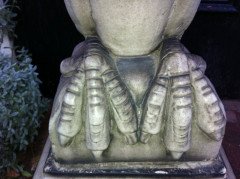 A rare set of stoneware garden ornaments and matching bird bath - Thumbnail 12