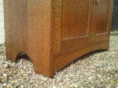 Arthur Simpson. A good early Arts and Crafts oak bookcase - Thumbnail 12