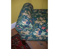 An Arts and Crafts oak day bed upholstered with a Morris and Co fabric - Thumbnail 3