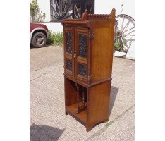 Marsh Jones and Cribb. A stunning quality Aesthetic Movement walnut filing/music cabinet - Thumbnail 2