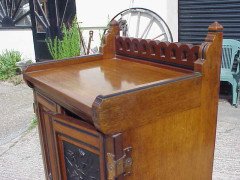Marsh Jones and Cribb. A stunning quality Aesthetic Movement walnut filing/music cabinet - Thumbnail 5
