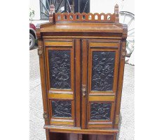 Marsh Jones and Cribb. A stunning quality Aesthetic Movement walnut filing/music cabinet - Thumbnail 7