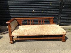 Liberty and Co. A stylish super quality solid oak Arts and Crafts chaise lounge - Thumbnail 1