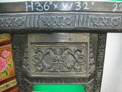 A late Victorian or early Edwardian tiled fireplace - Thumbnail 2